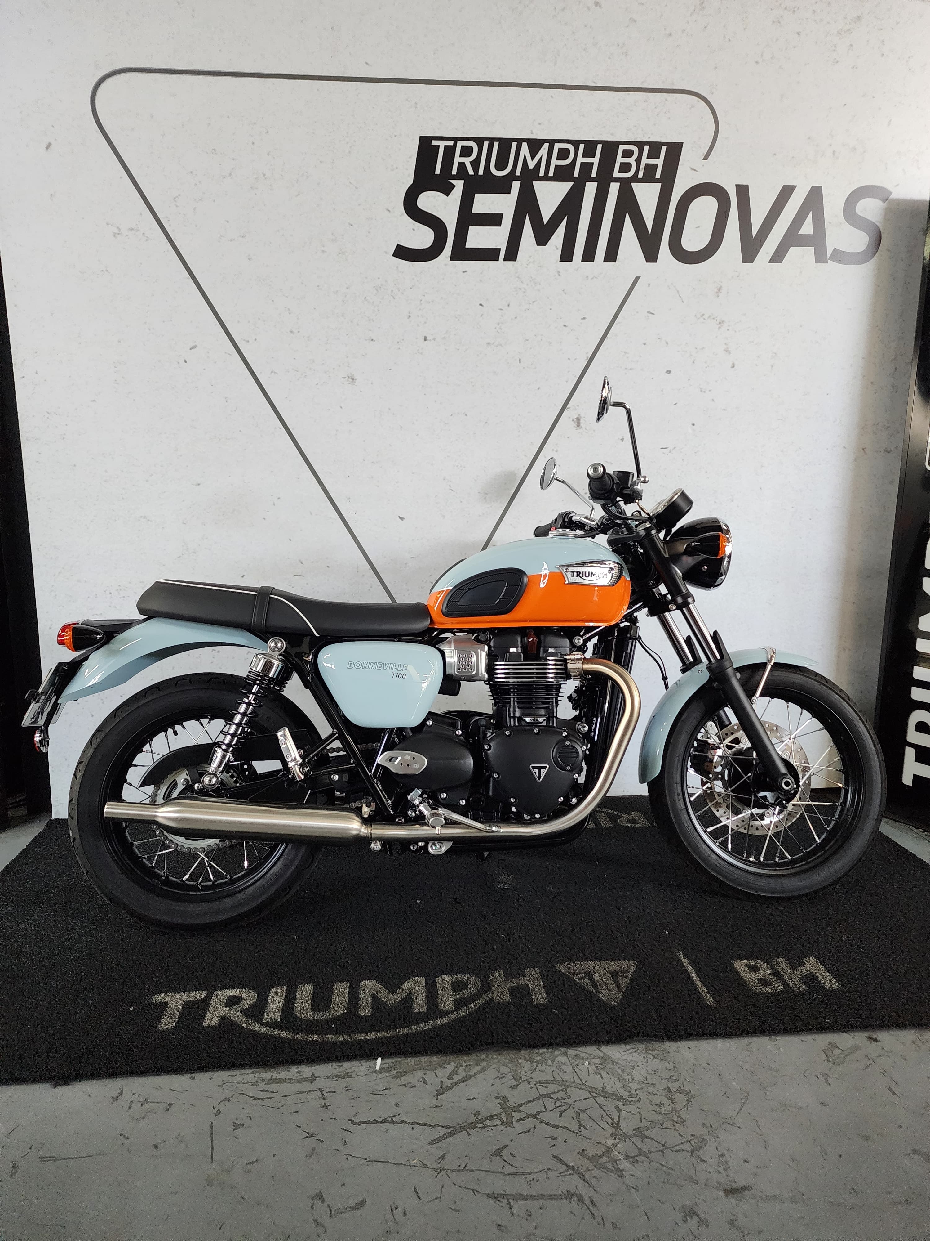 BONNEVILLE T 100