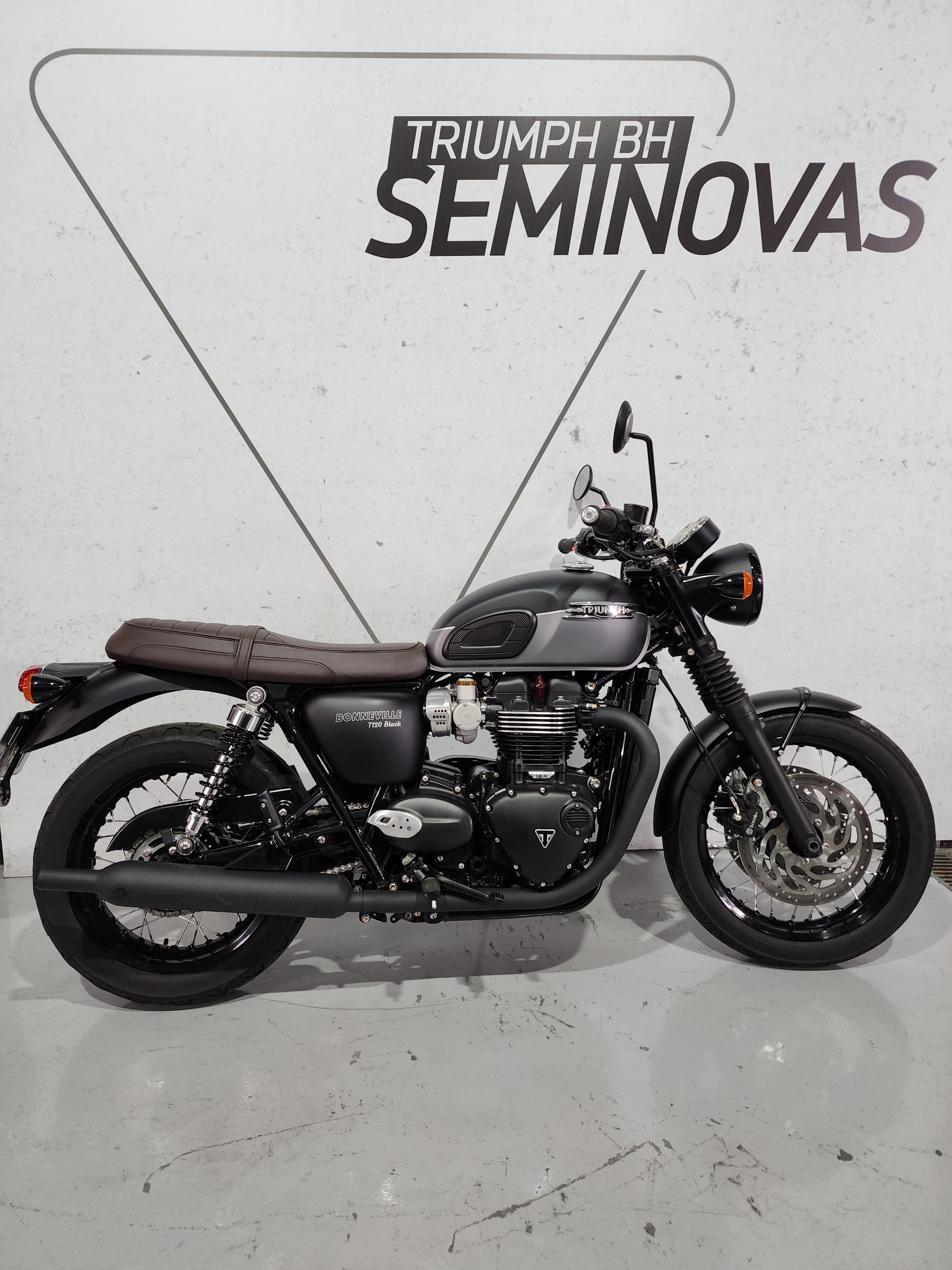 BONNEVILLE T120 BLACK