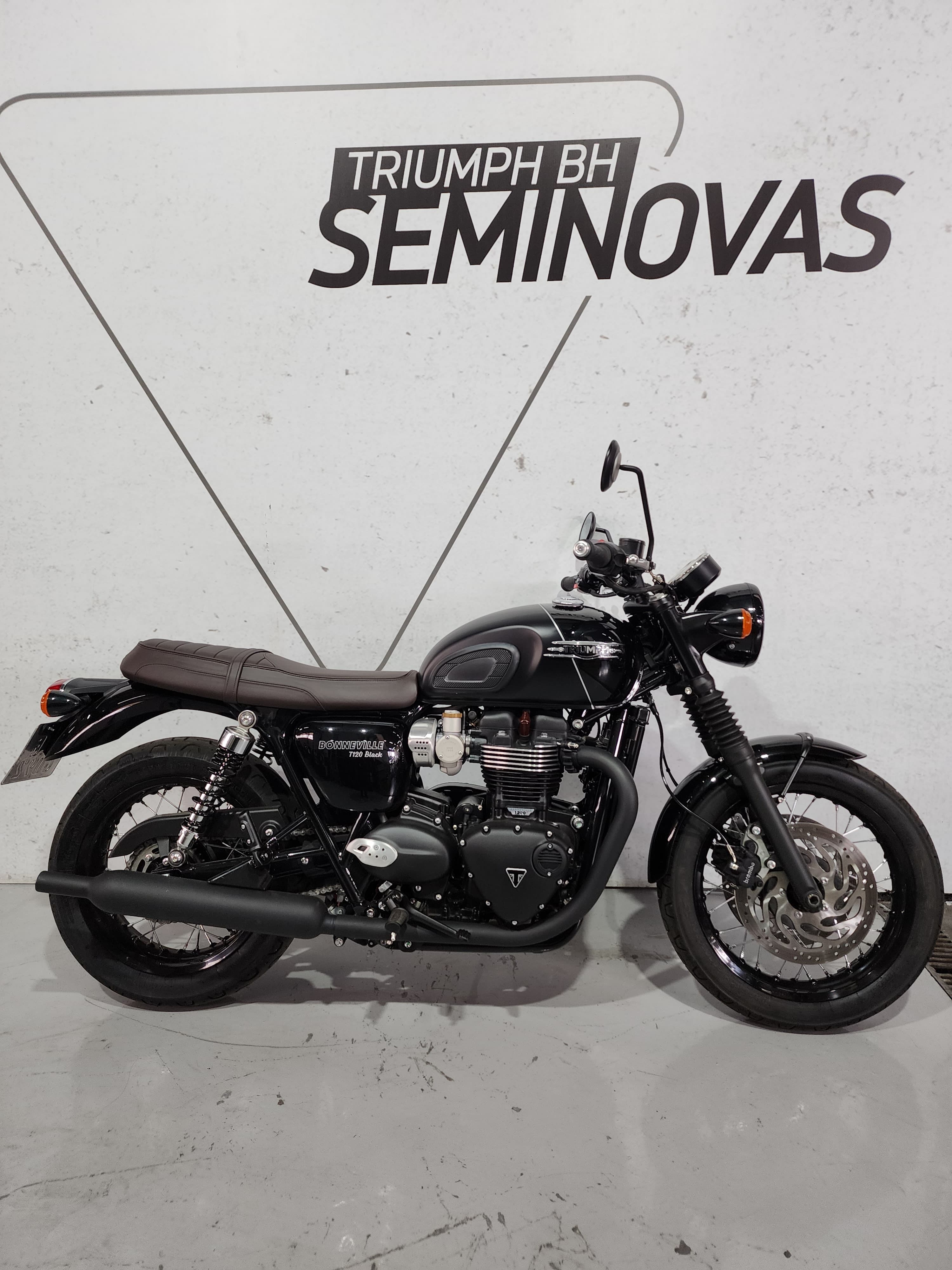 BONNEVILLE T120 BLACK